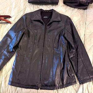 Stylish vintage Burk’s Bay leather jacket, women’s size XL